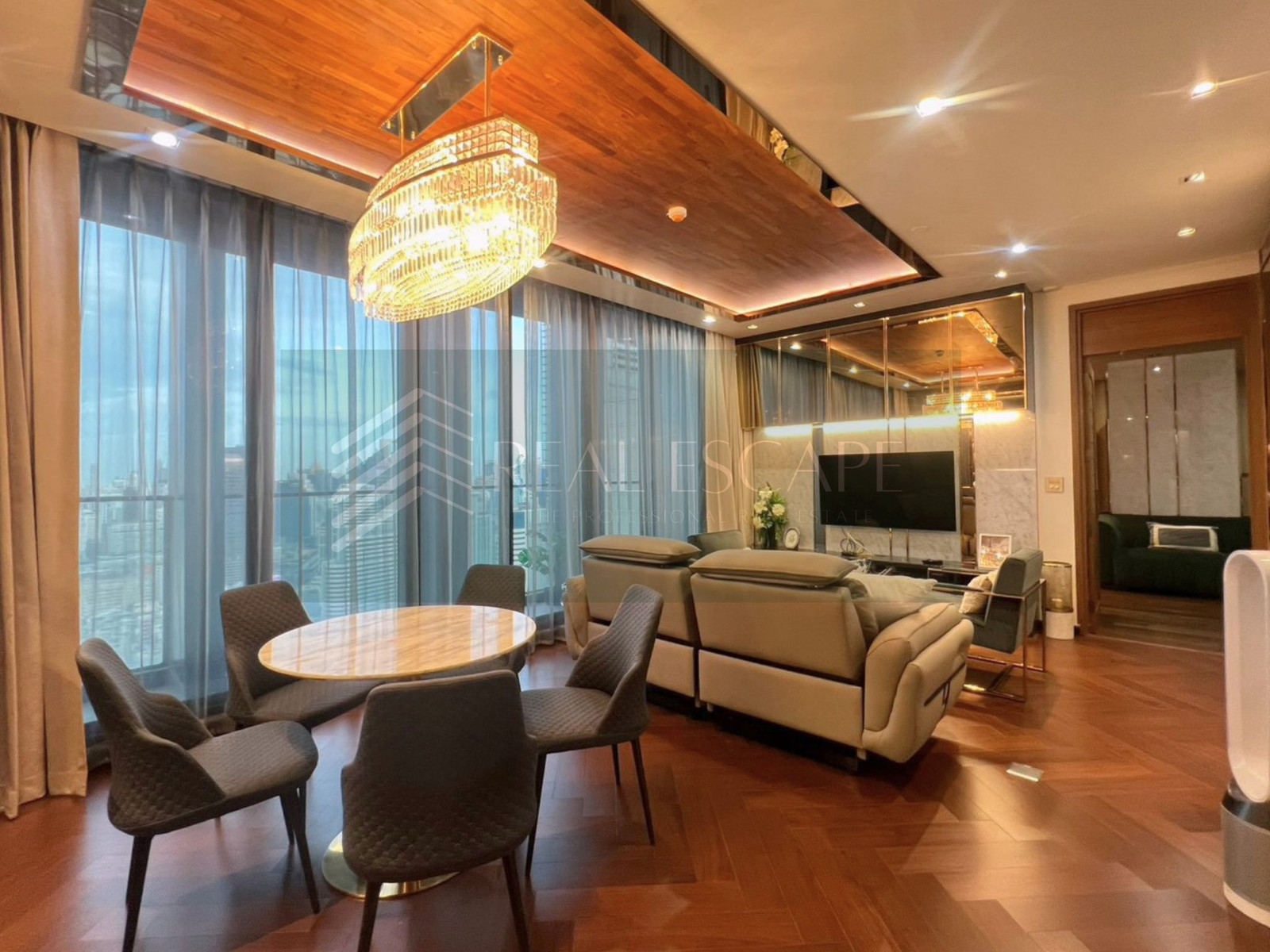 🔹Rent🔹 Noble Ploenchit - 3-Beds High-Floor Condo with Open Views & Private Lift near BTS Ploenchit 🔹Rent🔹 Noble Ploenchit - 3-Beds High-Floor Condo with Open Views & Private Lift near BTS Ploenchit