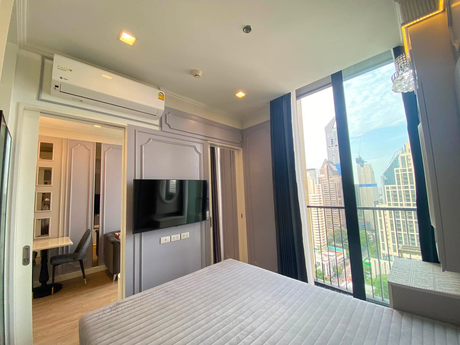 𝐍𝐨𝐛𝐥𝐞 𝐒𝐭𝐚𝐭𝐞 𝟑𝟗 | 1 Bedroom 30 Sq.m. | 24th floor | View of Benjasiri Park & EmSphere | Starting at 32,000 baht/month | Near BTS Phrom Phong