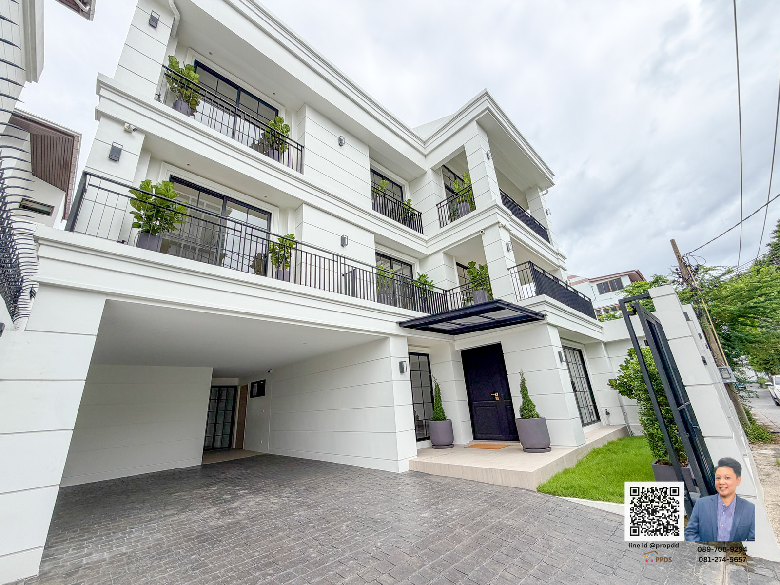 Large 5-Bedroom Detached House for Sale Move-in Ready Sukhumvit 65 – Ekkamai Large 5-Bedroom Detached House for Sale Move-in Ready Sukhumvit 65 – Ekkamai