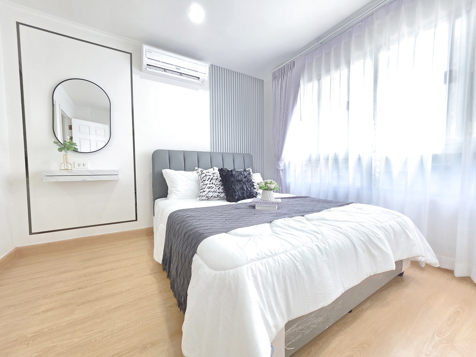 Lumpini Ville Cultural Center, large room, furnished, ready to move in, near MRT Huai Khwang. Lumpini Ville Cultural Center, large room, furnished, ready to move in, near MRT Huai Khwang.
