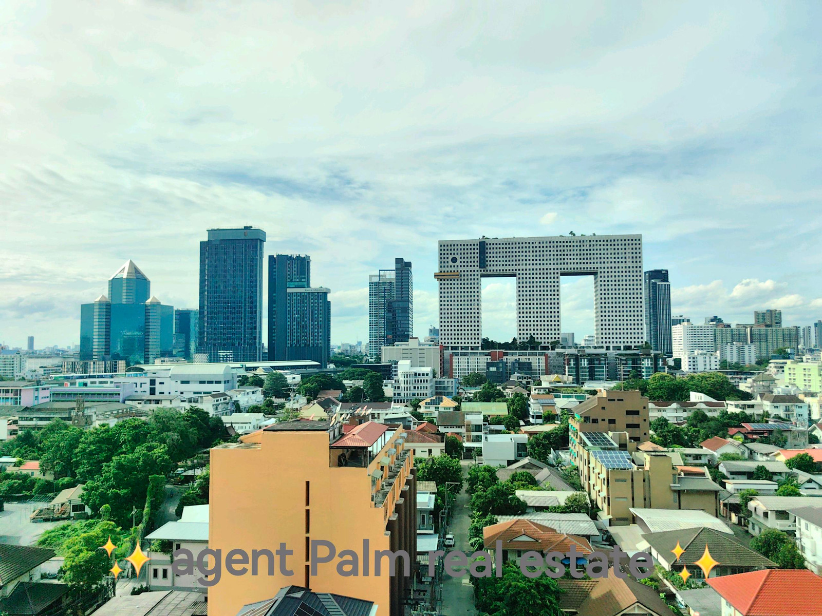 🏙️✨ Rare Opportunity❗ ขายคอนโด 2 ห้องนอน ใจกลางพหลโยธิน 💥 ห้องใหญ่ วิวสวย รีโนเวทแล้ว พร้อมอยู่ – รูปที่ 2
