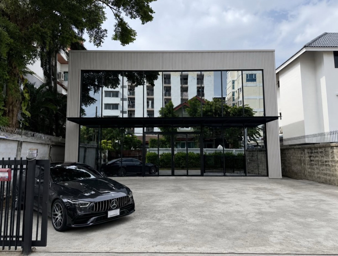 For rent, modern warehouse, office, Udomsuk - Bangna | Parking for 5 cars | Near Bangkok Mall and Central Bangna For rent, modern warehouse, office, Udomsuk - Bangna | Parking for 5 cars | Near Bangkok Mall and Central Bangna