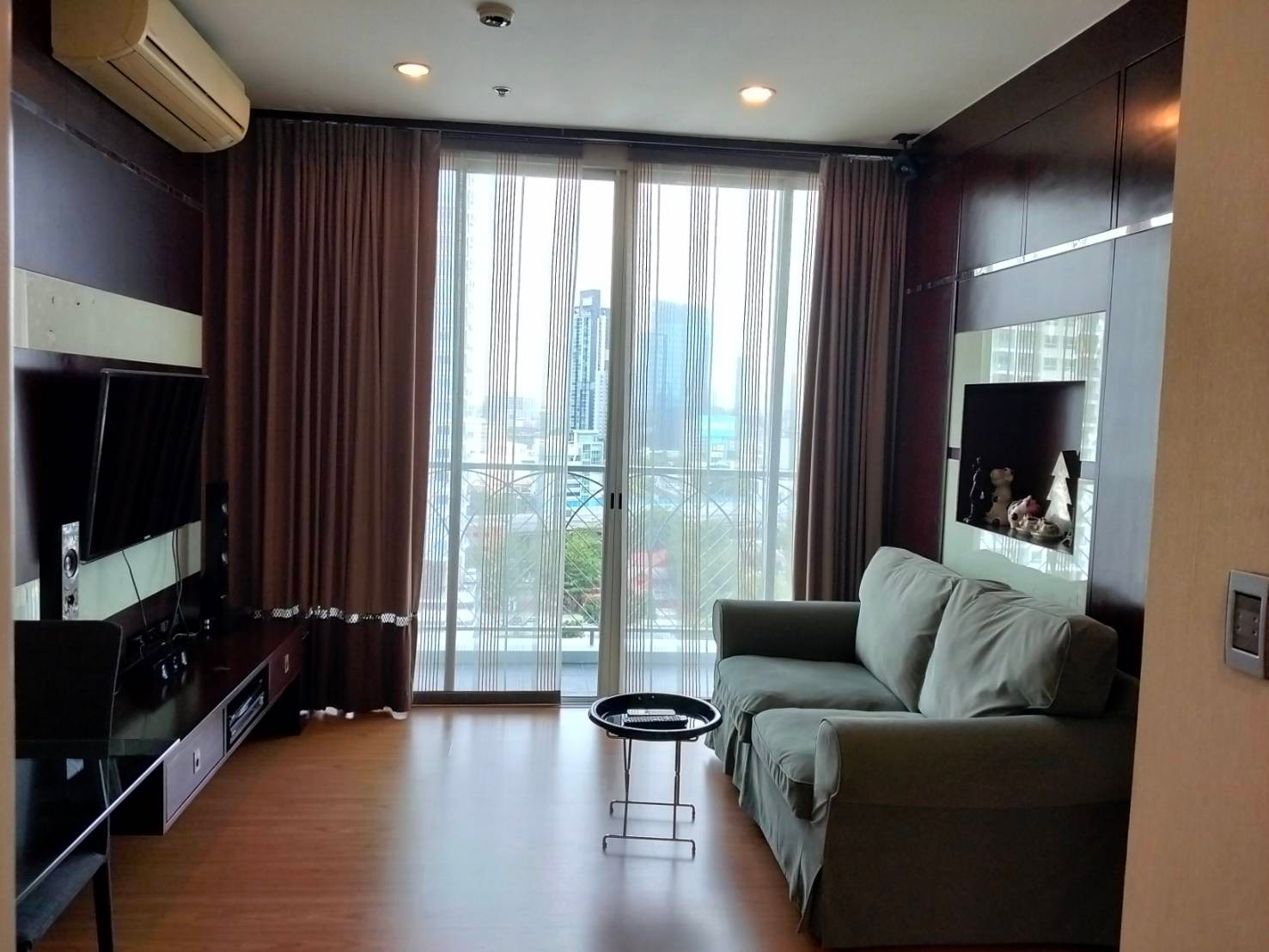 Hot !!! 1ห้องนอน 1ห้องน้ำ 1ห้องทำงาน มีเตียงนอนซ่อนสามารถทำเป็นห้องนอนได้ เฟอร์จิเจอร์ตกแต่งพร้อมอยู่ เครื่องใช้ไฟฟ้าครบ Hot !!! 1ห้องนอน 1ห้องน้ำ 1ห้องทำงาน มีเตียงนอนซ่อนสามารถทำเป็นห้องนอนได้ เฟอร์จิเจอร์ตกแต่งพร้อมอยู่ เครื่องใช้ไฟฟ้าครบ
