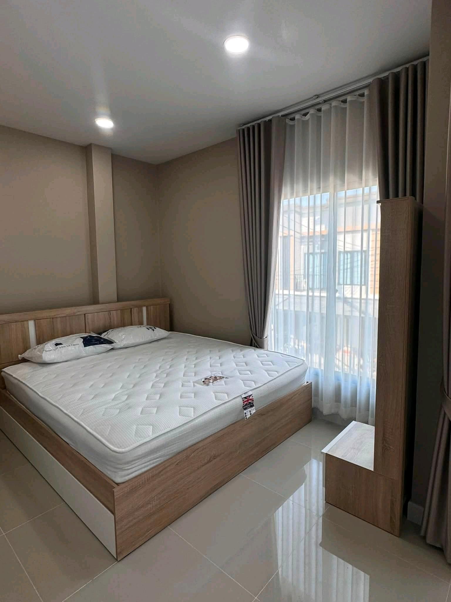 For rent, The Atrium Village (Phermsin 20, Intersection 5), large townhome, beautifully decorated, 3 bedrooms, 2 bathrooms, rent only 17,500 baht/month📅 House available 1 October 2026. – รูปที่ 2