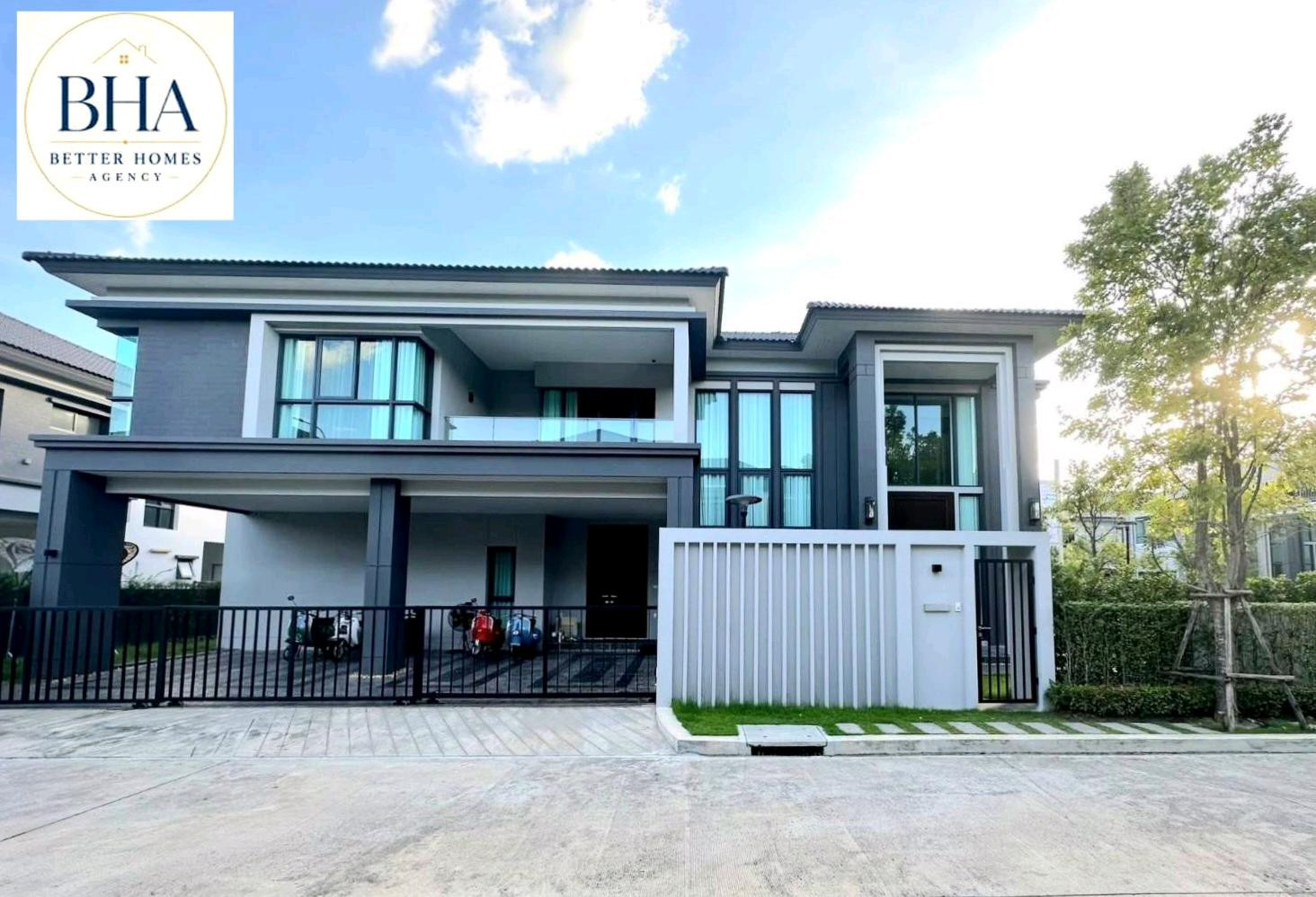 🆔️House for rent 𝐔𝐋𝐓𝐑𝐀 𝐋𝐔𝐗𝐔𝐑𝐘🎖 Single house, corner plot, next to main road 1. Near Borommai-Ratchapruek Road