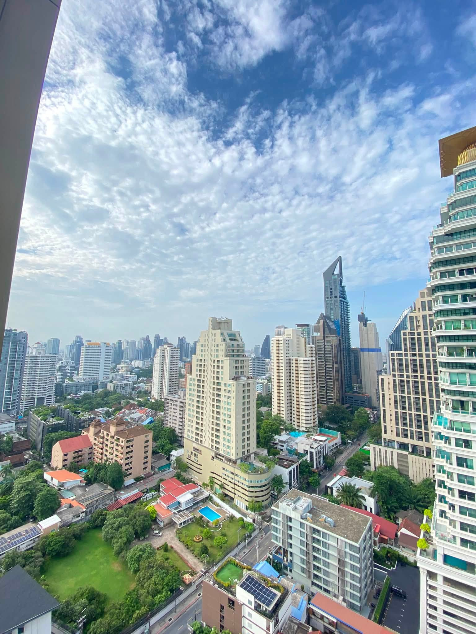 𝐍𝐨𝐛𝐥𝐞 𝐒𝐭𝐚𝐭𝐞 𝟑𝟗 | 1 Bedroom 30 Sq.m. | 24th floor | View of Benjasiri Park & EmSphere | Starting at 32,000 baht/month | Near BTS Phrom Phong – รูปที่ 3