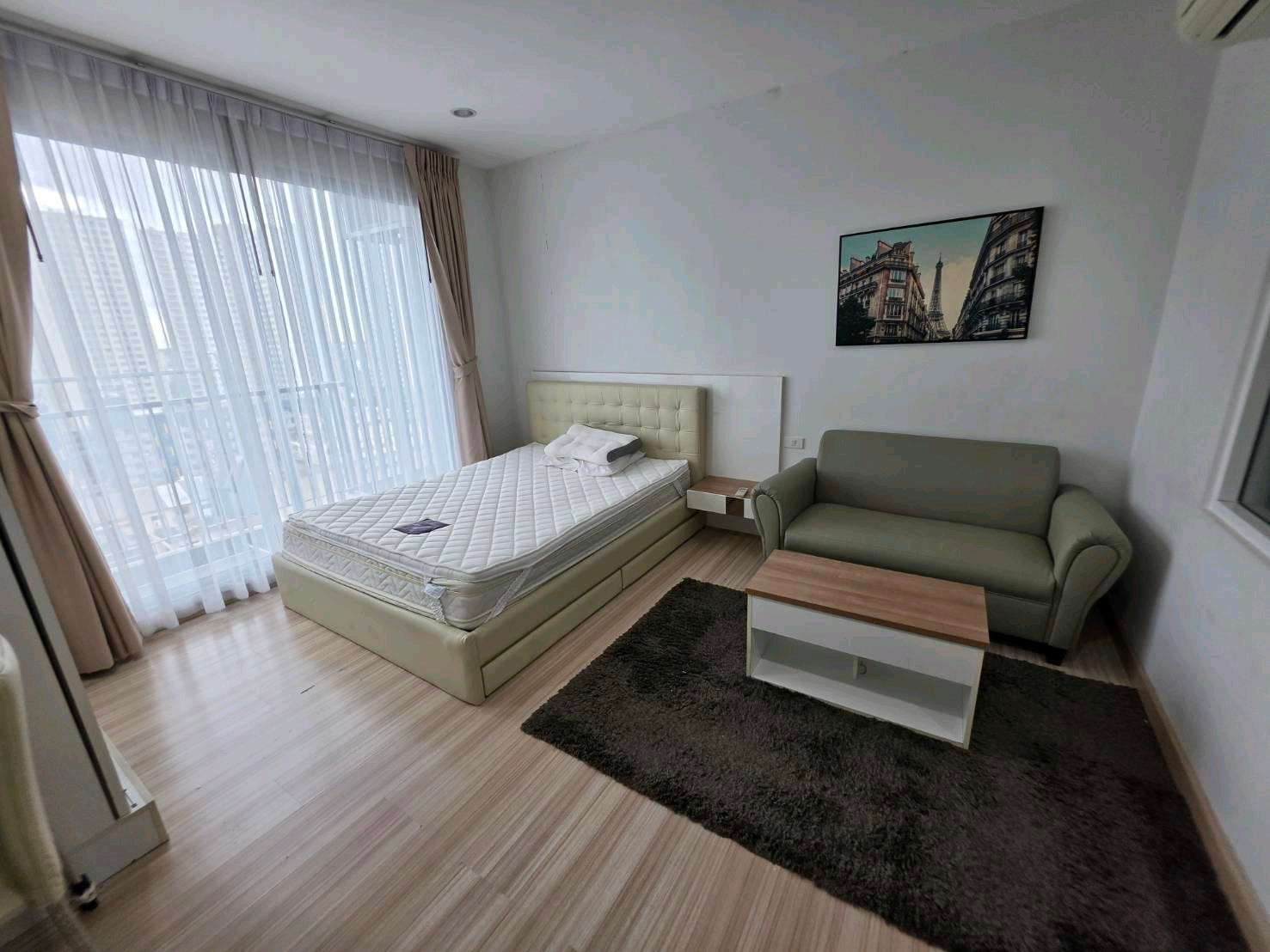 Condo for rent, The Hotel Rattanathibet, next to the train, cheap price.