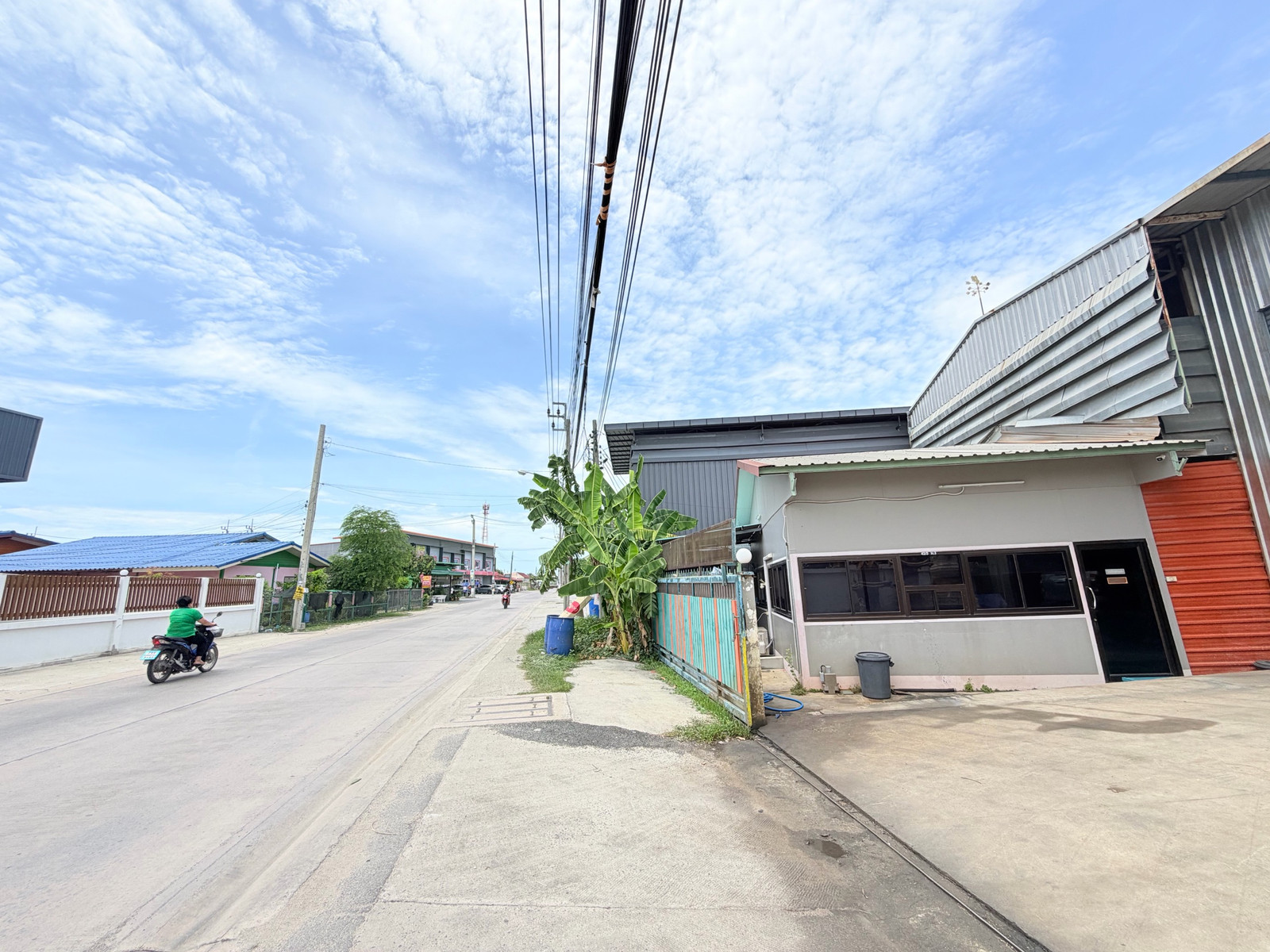 Warehouse / factory 432 sq. m. • Office 36 sq. m. • Residence 160 sq. m. • Garage 128 sq. m.
