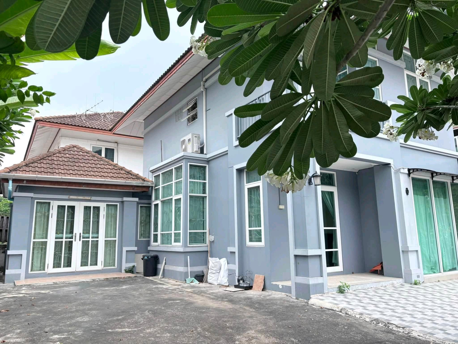 Fah Green Park Village, Lat Phrao 101, Intersection 51, large house, complete functions, suitable for both living and making a Home Office, able to register a company - parking for up to 8 cars! Fah Green Park Village, Lat Phrao 101, Intersection 51, large house, complete functions, suitable for both living and making a Home Office, able to register a company - parking for up to 8 cars!