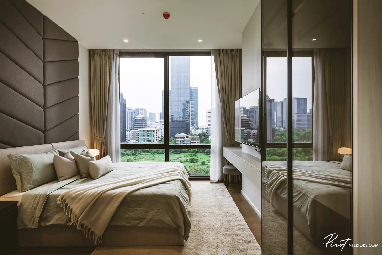 MUNIQ Langsuan | วิวสวนลุม | คอนโดเลี้ยงสัตว์ได้