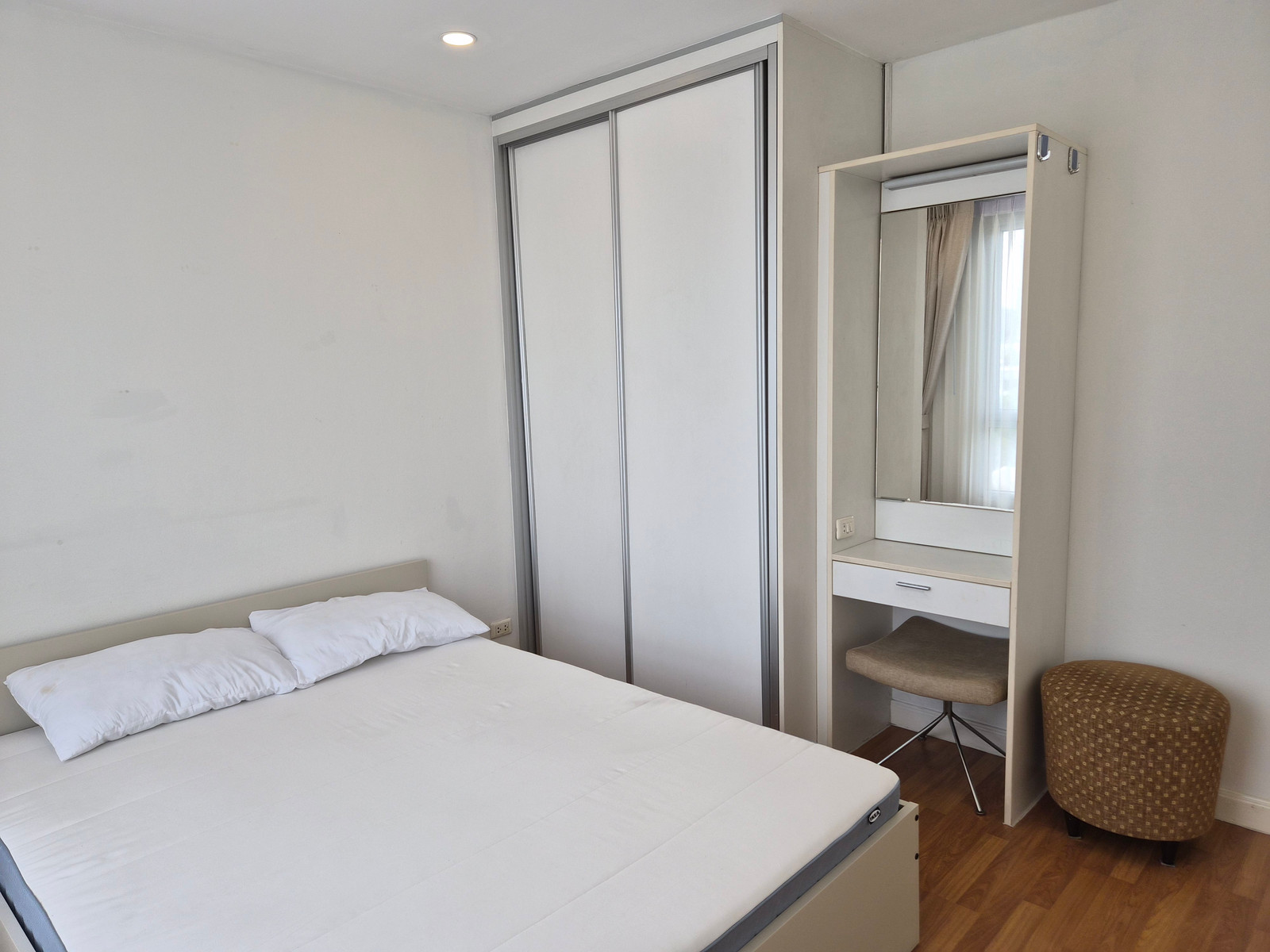 Plus on the pond  🌺 at Yen ar kard  2 bedroom new renovation  special price  📱 🍁 0 8 1 9 1 9    5 0 6 9 🍁 – รูปที่ 4