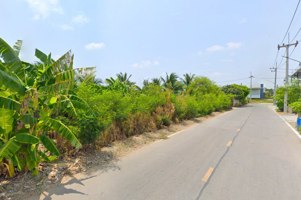 Land for sale in Khlong Maduea Subdistrict, Krathum Baen District, 2 rai. Purple zoning Land for sale in Khlong Maduea Subdistrict, Krathum Baen District, 2 rai. Purple zoning