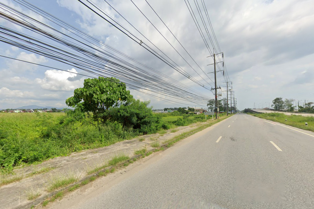 Land for sale, zoned orange, located on the Krathing Lai-Pluak Ket road, Mueang Rayong district, over 24 rai. Land for sale, zoned orange, located on the Krathing Lai-Pluak Ket road, Mueang Rayong district, over 24 rai.