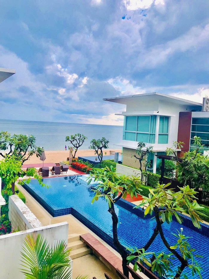 Best price in a Luxury location! Pool villa for sale 290 sq m @The Vimanlay Cha-am-Hua Hin, only 16.5 million, rare property for investment.