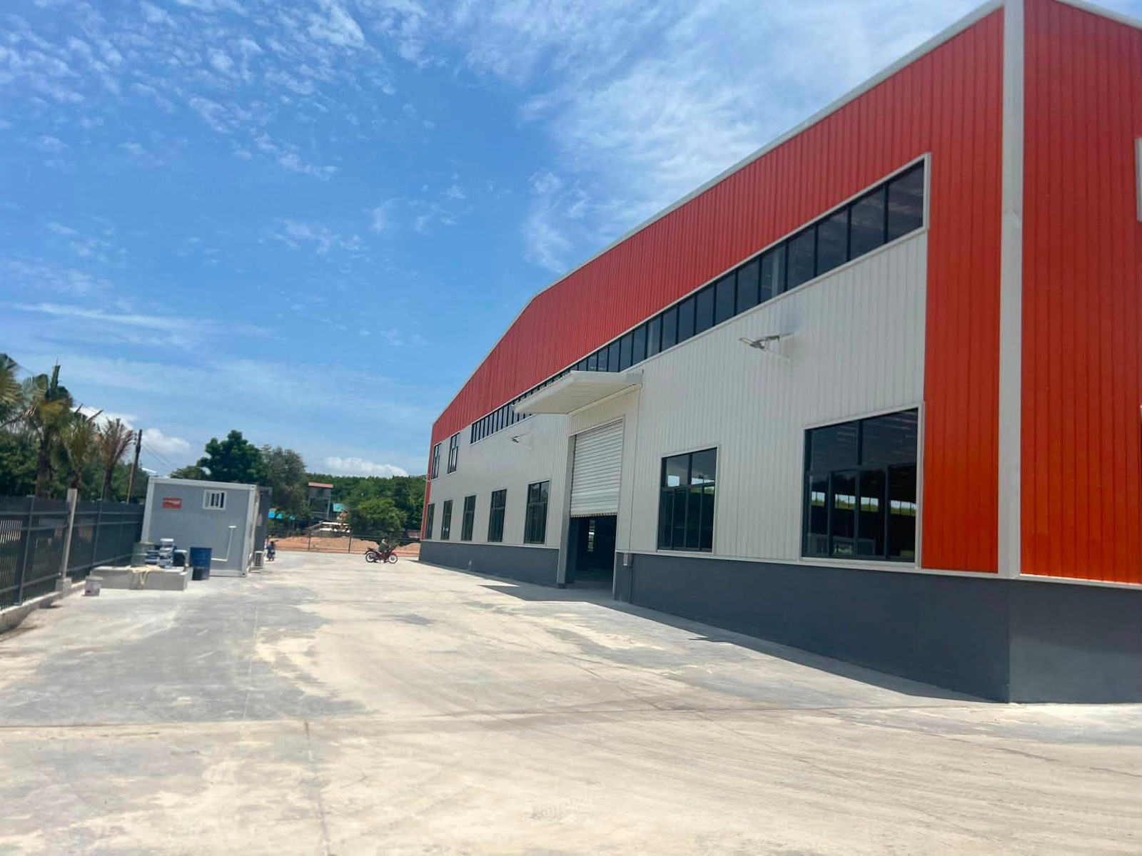 For Rent, 📦 Warehouse with Office | Sizes 3,600 sq.m. &amp; 5,300 sq.m. 🟪 Purple Stripe Zone 📍 Nikhom Phatthana, Rayong – รูปที่ 4