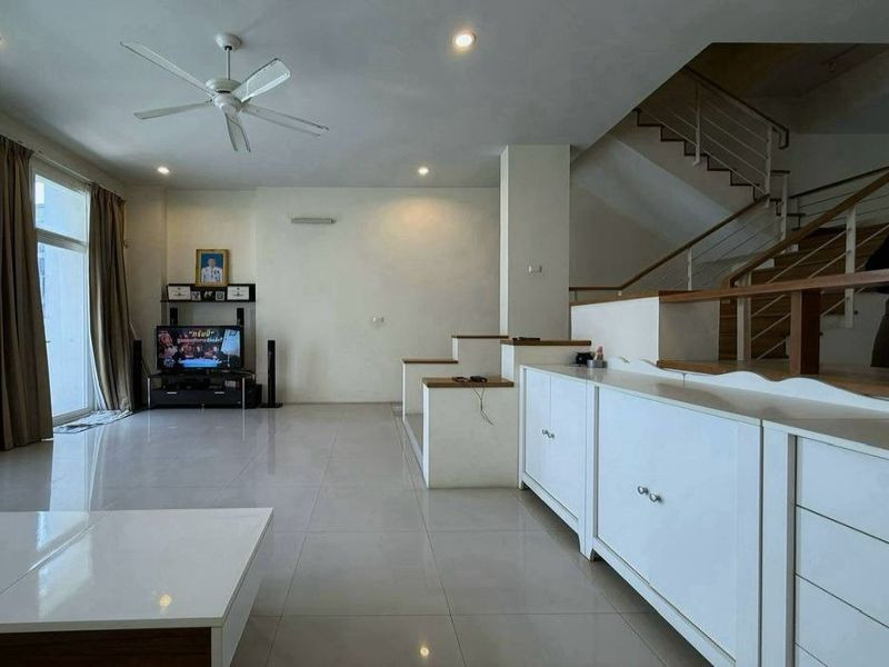 ให้เช่าบ้านพักตากอากาศ ใกล้บางแสน ติดทะเล หมู่บ้านเฮอร์ริเทจ บางพระ 4 ชั้น 3 ห้องนอน – รูปที่ 4