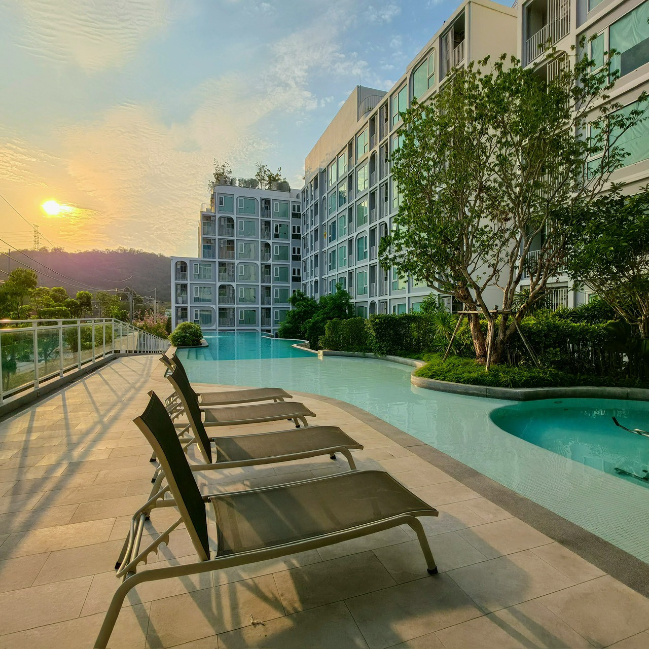 ​🏊‍♀️ atmoz serene sriracha starting at 1.59 million baht* The central area is fully resort-style. Answering the needs of the holiday life of eec workers. Add Line @condowsr