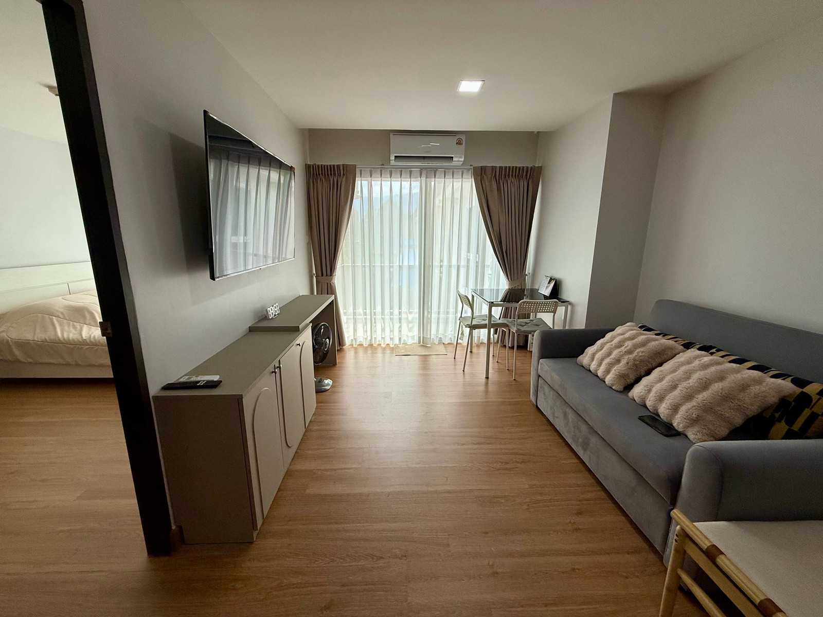 (GBL2417)🔥🏢 Room available for rent🔥🏢  Beautiful room, never rented out, ready to move in, close to the golf course, convenient travel, next to the main road. If interested, please contact us to discuss details first. Project name: CASA Condo Chang Phueak