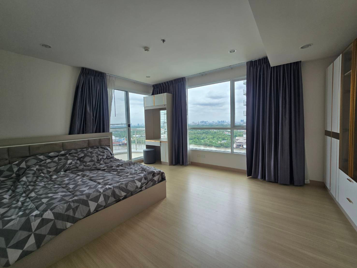 For Rent 3 bed ศุภาลัย ริวาแกรนด์ พื้นที่ 139 sq.m. มีหลายห้องให้เลือก For Rent 3 bed ศุภาลัย ริวาแกรนด์ พื้นที่ 139 sq.m. มีหลายห้องให้เลือก