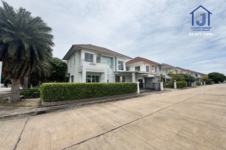 2-story detached house for sale, Rasika Theparak Village, Bang Phli-Tamru Road.   Near Central Bangna and BTS Bangna.