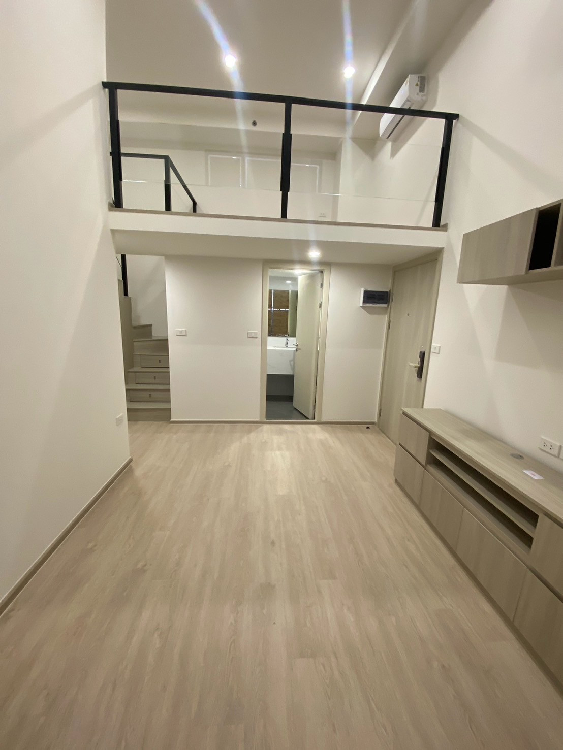 🏡 คอนโด 2 ชั้น ห้องใหญ่ พื้นที่ใช้สอย 45 ตร.ม. | Origin Plug & Play E22 Station 🏡 คอนโด 2 ชั้น ห้องใหญ่ พื้นที่ใช้สอย 45 ตร.ม. | Origin Plug & Play E22 Station