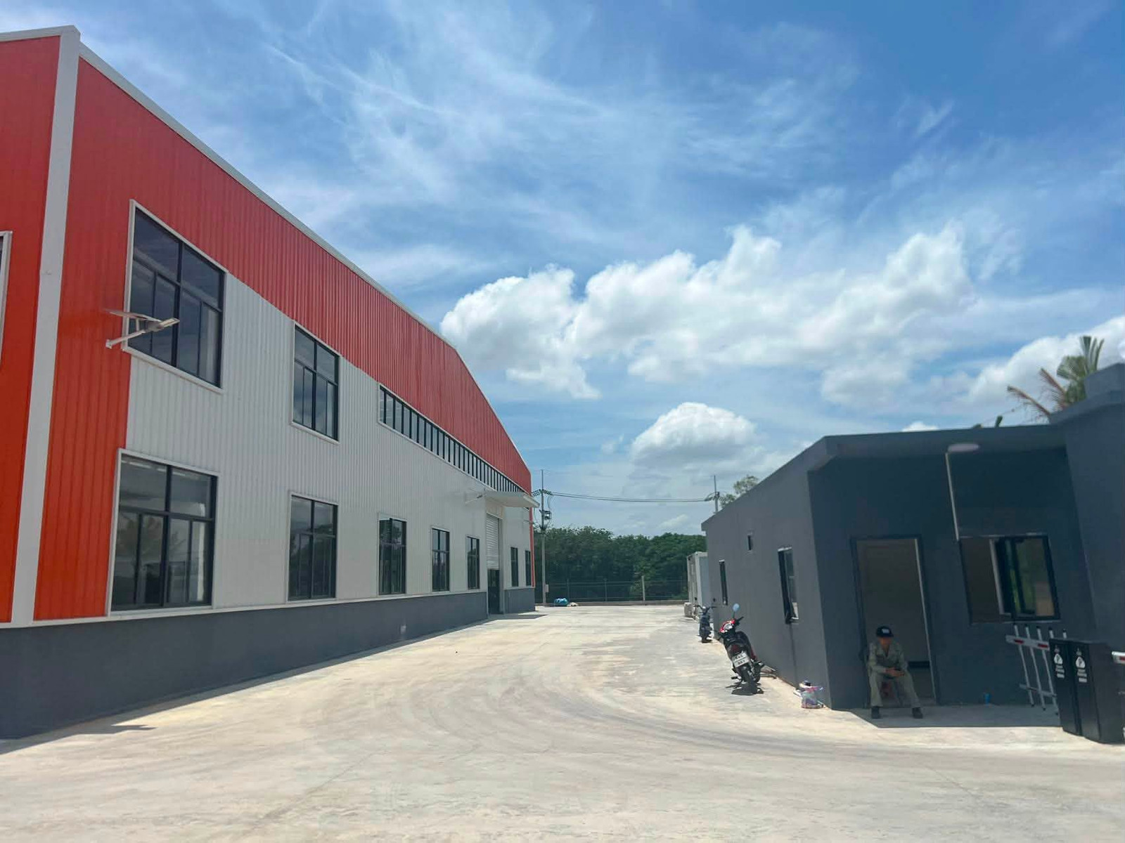 For Rent, 📦 Warehouse with Office | Sizes 3,600 sq.m. &amp; 5,300 sq.m. 🟪 Purple Stripe Zone 📍 Nikhom Phatthana, Rayong – รูปที่ 3