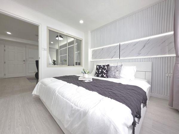 Lumpini Ville Cultural Center, large room 35.85 sq m, near MRT Huai Khwang.