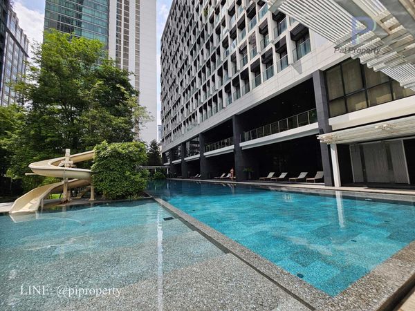 Phloenchit and Wireless Embassy zone 60sqm spacious 1 bedroom unit for rent in Noble Phloen Chit. 0 meter linked to BTS Phloenchit &amp; Central Embassy mall.