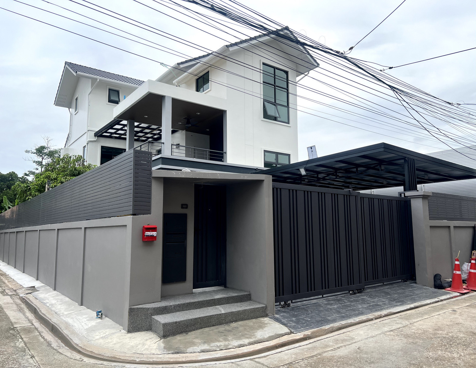 สร้างใหม่ พร้อมอยู่ สร้างใหม่ พร้อมอยู่