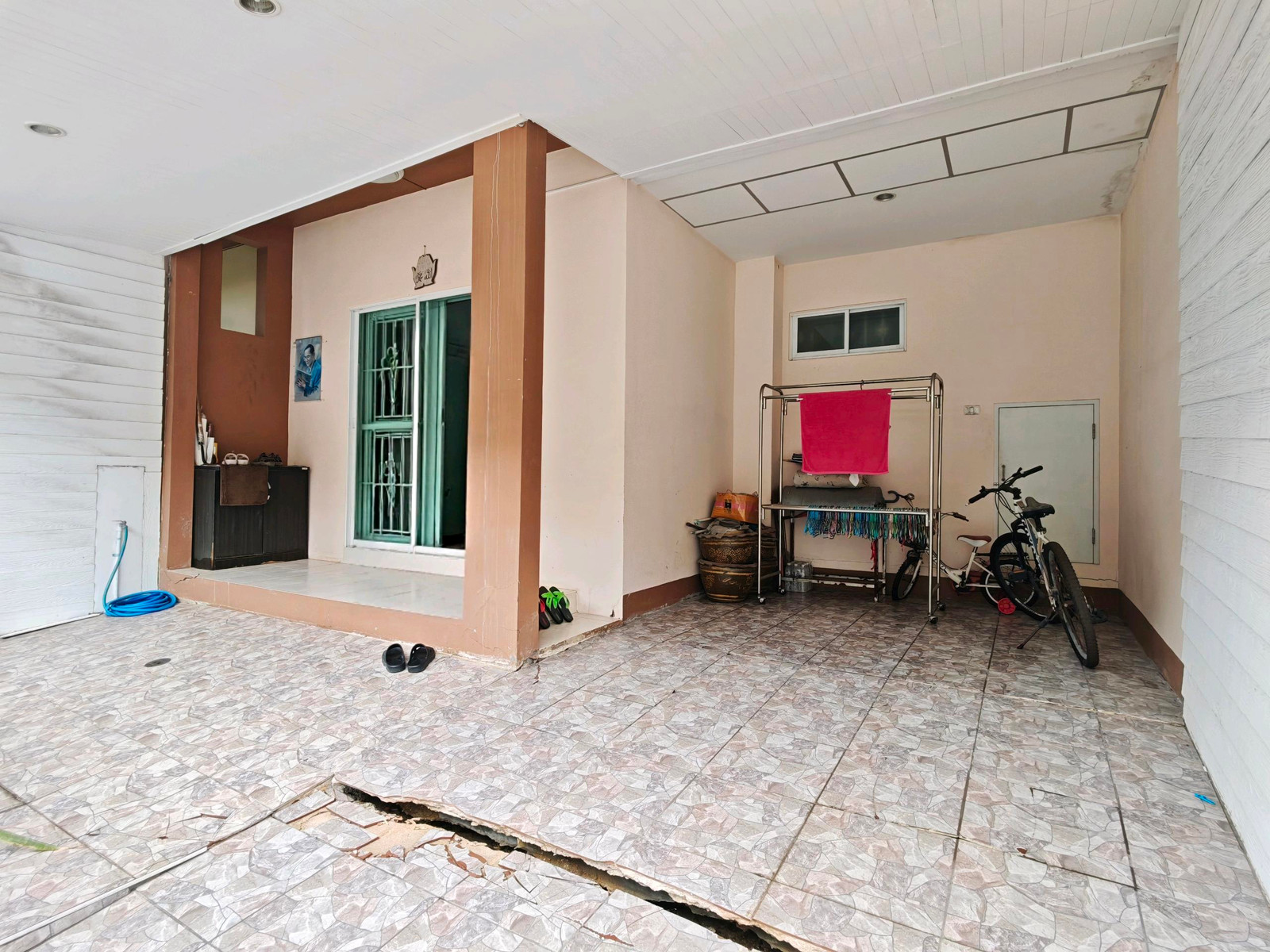 💫ขาย ทาวน์เฮาส์ ไอลีฟทาวน์ ประชาอุทิศ 90💫 🏡ทาวน์เฮาส์ 2 ชั้น ขายตามสภาพ พร้อมเฟอร์นิเจอร์และเครื่องใช้ไฟฟ้า ทำเลประชาอุทิศ 90 สมุทรปราการ  ✨ราคาดี เพียง 1.49 ล้านบาท ✨ขายตามสภาพ พร้อมเฟอร์นิเจอร์และเครื่องใช้ไฟฟ้า ✨บ้านหันหน้าทิศใต้ รับลมดี บ้านโปร่งสบ – รูปที่ 2