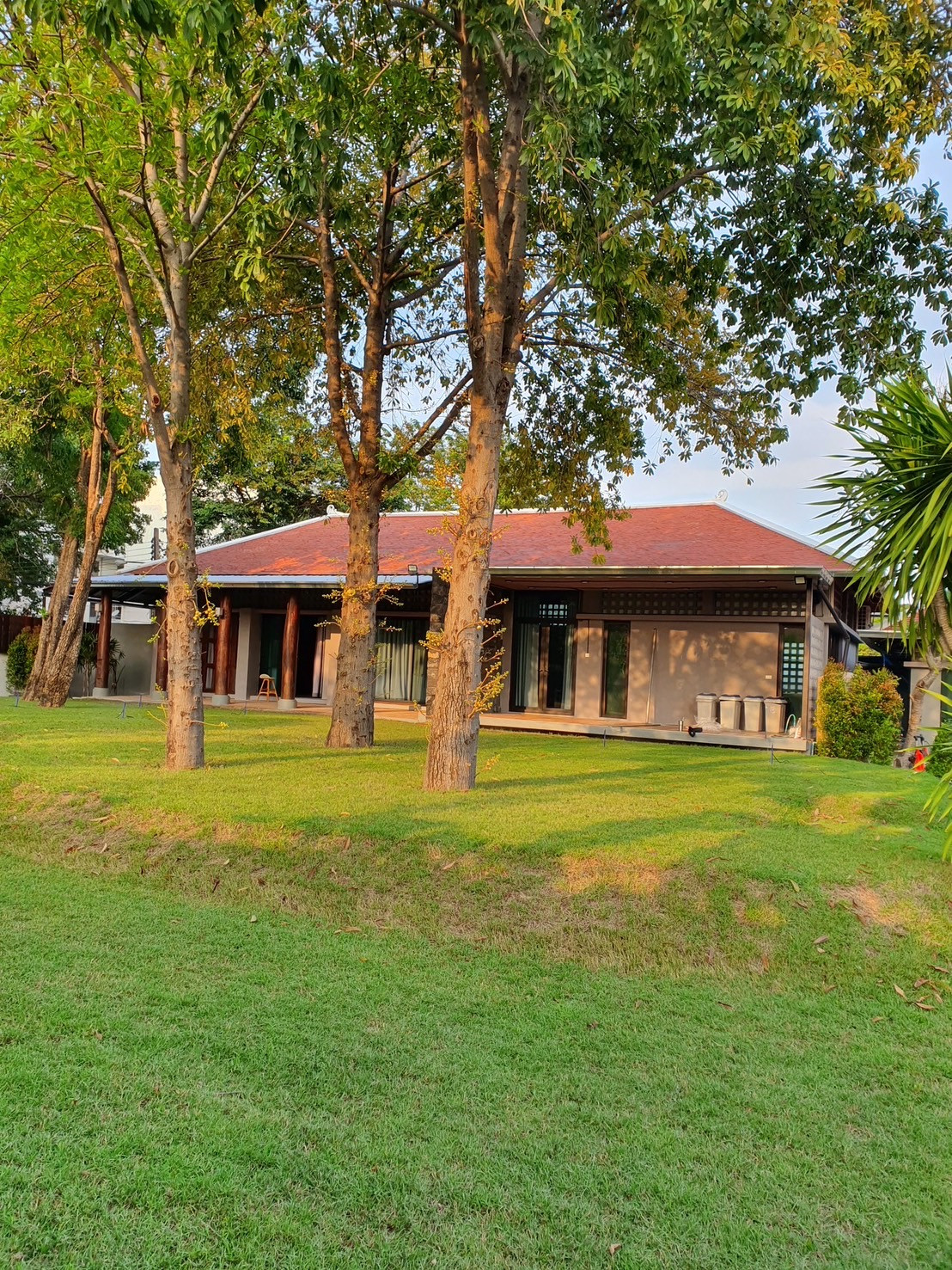 ขายบ้านเดี่ยวสไตล์รีสอร์ต 300 ตร.ว. ซอยนวลจันทร์ 56 ทำเลเลียบด่วน-เกษตรนวมินทร์ เหมาะอยู่อาศัย/ทำคาเฟ่/สตู () ขายบ้านเดี่ยวสไตล์รีสอร์ต 300 ตร.ว. ซอยนวลจันทร์ 56 ทำเลเลียบด่วน-เกษตรนวมินทร์ เหมาะอยู่อาศัย/ทำคาเฟ่/สตู ()