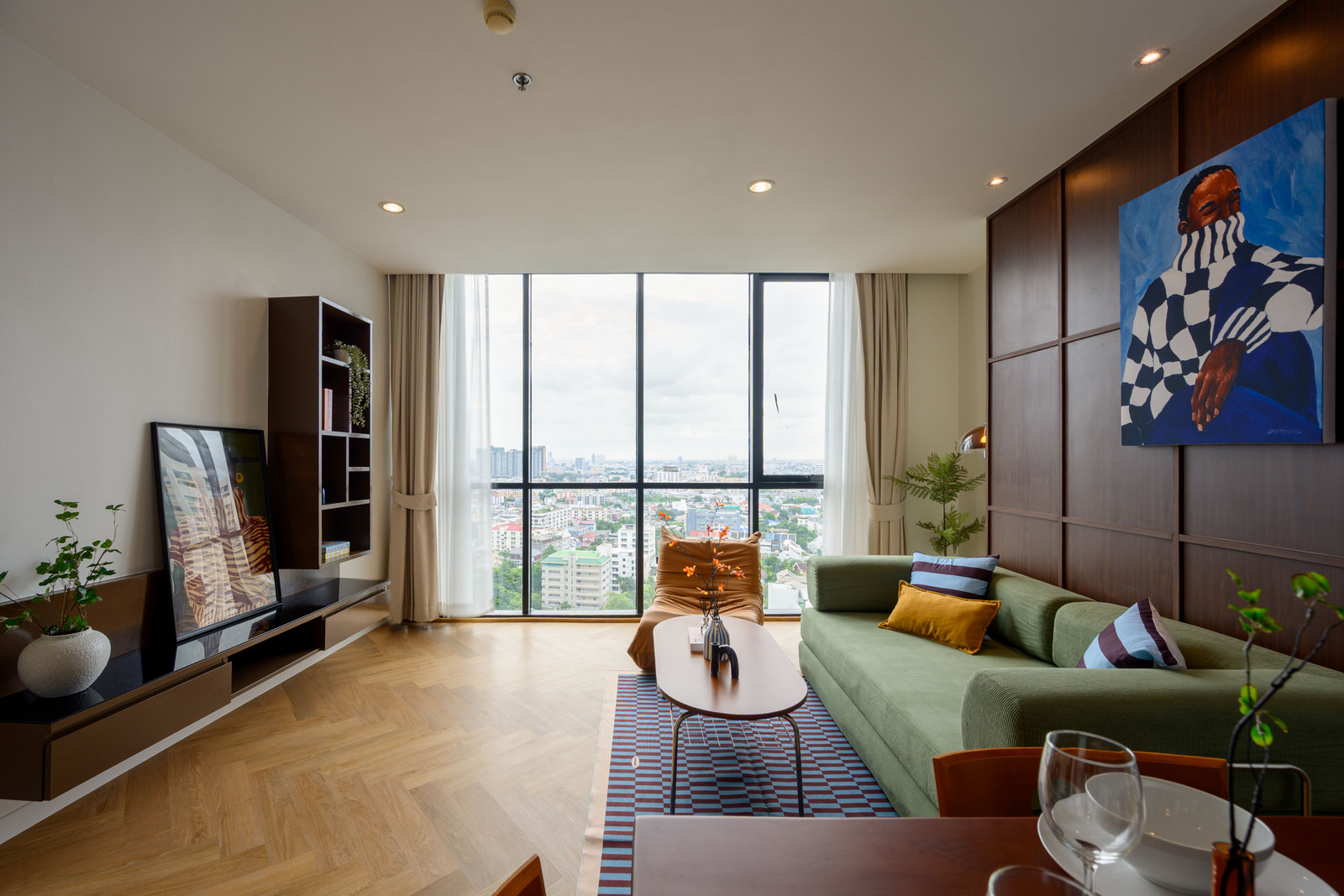 : คอนโดรีโนเวทใหม่ ติดถนนเอกมัย Mid-Century Modern Style – รูปที่ 2
