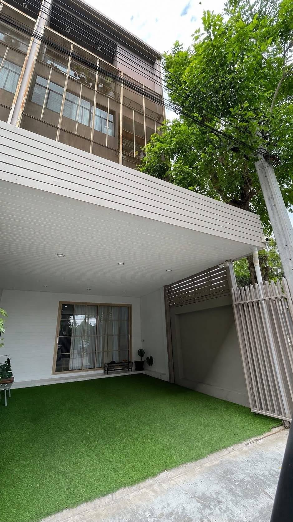 🟢 For sale/rent, 3-story townhome, has a work room, installed Solar Cell 5kW, allows pets (Pet Friendly) | Haus Niche Chaengwattana - Soi Samakkhi 29, near ISB & Central Chaengwattana)