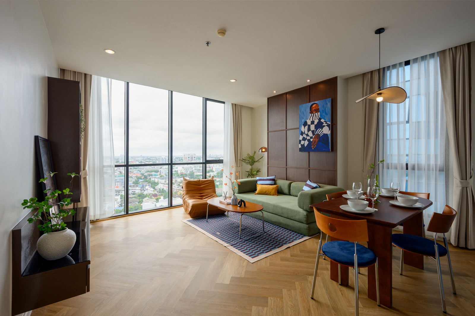 For : Newly renovated condo next to Ekkamai Road, Mid-Century Modern Style.