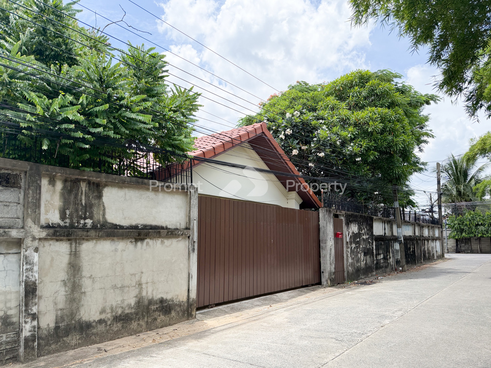 Single house for sale with land 192 sq m - Punnawithi / Sukhumvit 101 Single house for sale with land 192 sq m - Punnawithi / Sukhumvit 101