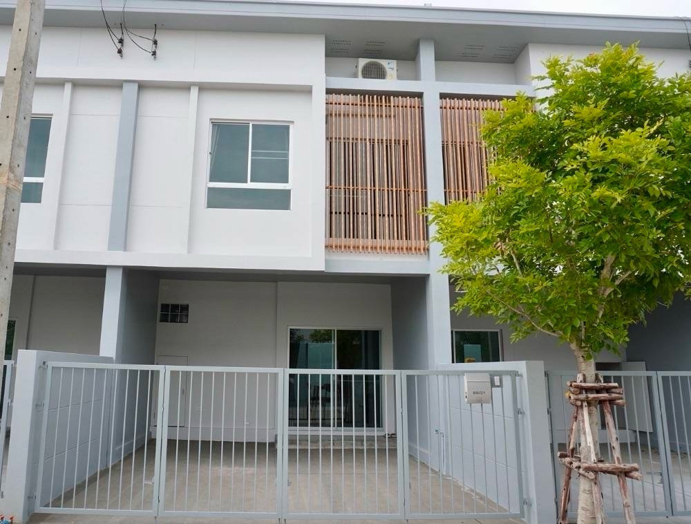 ทาวน์โฮมแต่งครบ ใกล้โรงเรียนนานาชาติ DBS พร้อมเข้าอยู่
