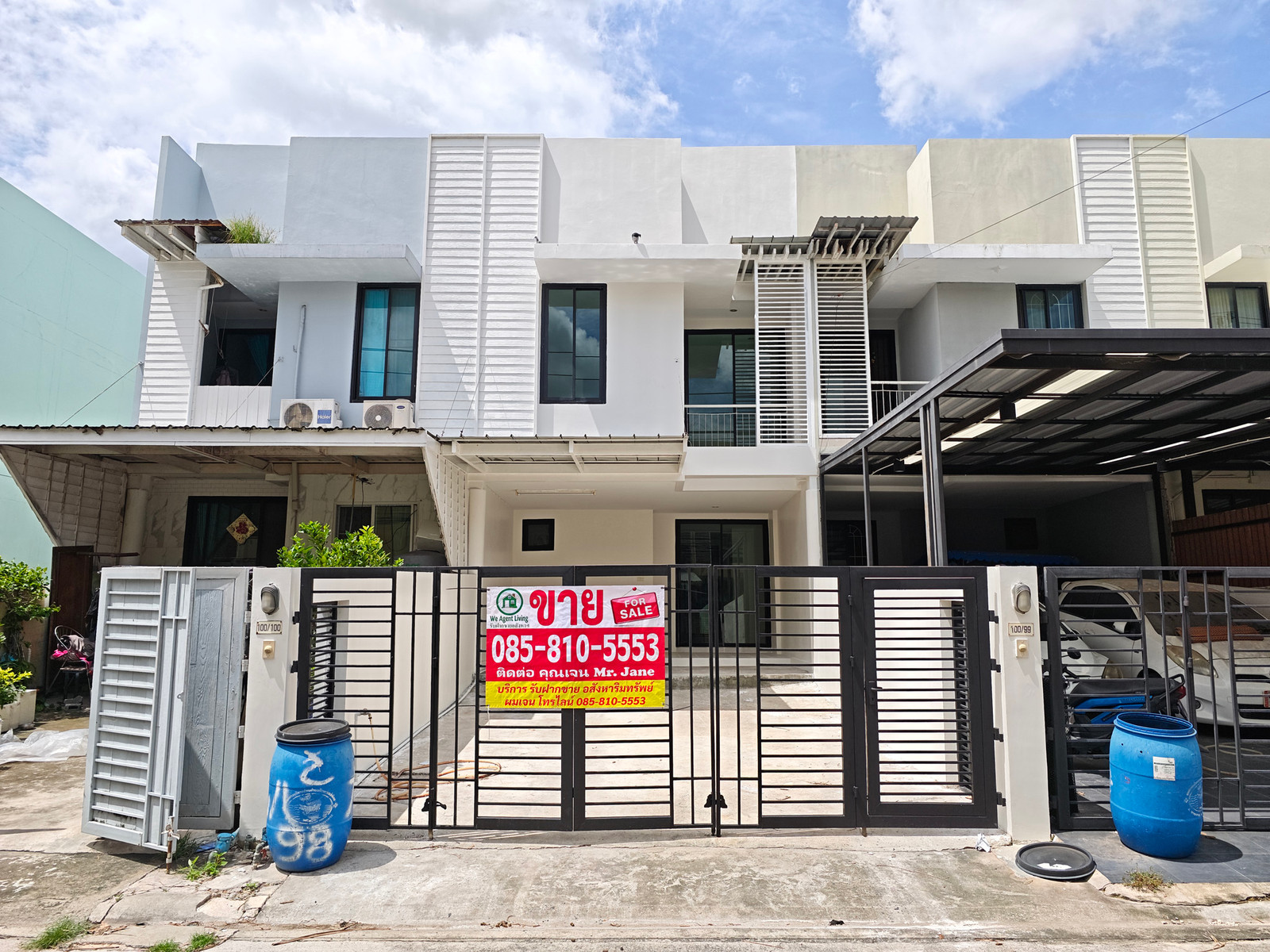 House for sale, townhouse, village, Baan Rock Garden Airport Suvarnabhumi, newly renovated, ready to move in, 25.7 sq m., 130 sq m. Best price in the project, very good value, selling for only 1.89 million baht.