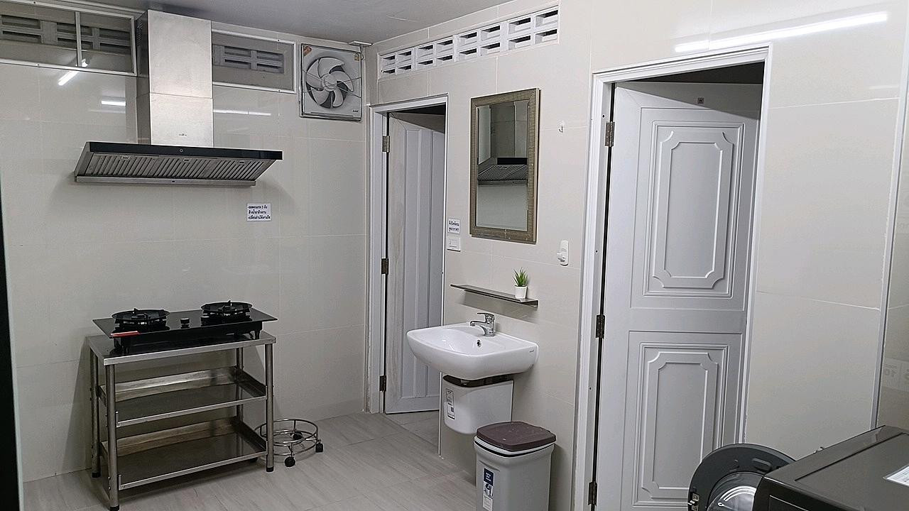 ให้เช่าบ้านทาวน์โฮม 2 ชั้น 3 ห้องนอน 2 ห้องนำ้ เฟอร์นิเจอร์ เครื่องไฟฟ้าครบ – รูปที่ 3
