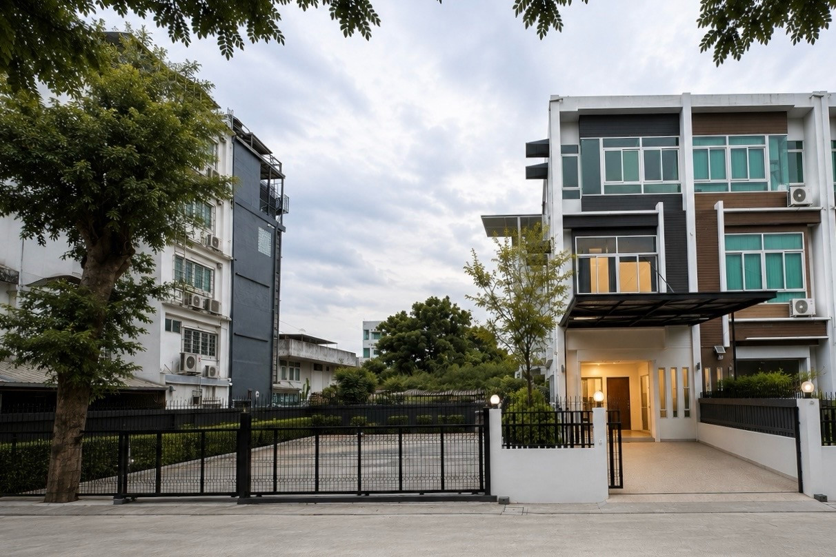 🔆Home office town in town 146 square wah, usable area 800sq.m. With parking for 20 cars 🚗