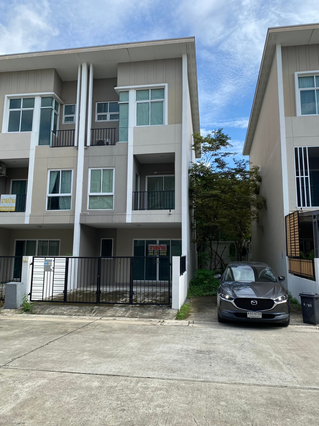 ID 3204 ขายทาวน์โฮม 3 ชั้น หมู่บ้านซิกเนเจอร์ ซอยพระยาสุเรนทร์ 24 แขวงบางชัน เขตคลองสามวา กรุงเทพ ID 3204 ขายทาวน์โฮม 3 ชั้น หมู่บ้านซิกเนเจอร์ ซอยพระยาสุเรนทร์ 24 แขวงบางชัน เขตคลองสามวา กรุงเทพ
