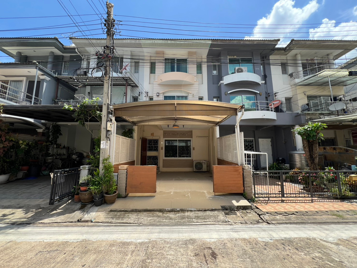 ทาวน์โฮม 3 ชั้น ฟังก์ชันครบ ในราคาที่จับต้องได้! โครงการ " ศุภาลัยวิลล์ รัตนาธิเบศร์ " ทาวน์โฮม 3 ชั้น ฟังก์ชันครบ ในราคาที่จับต้องได้! โครงการ " ศุภาลัยวิลล์ รัตนาธิเบศร์ "