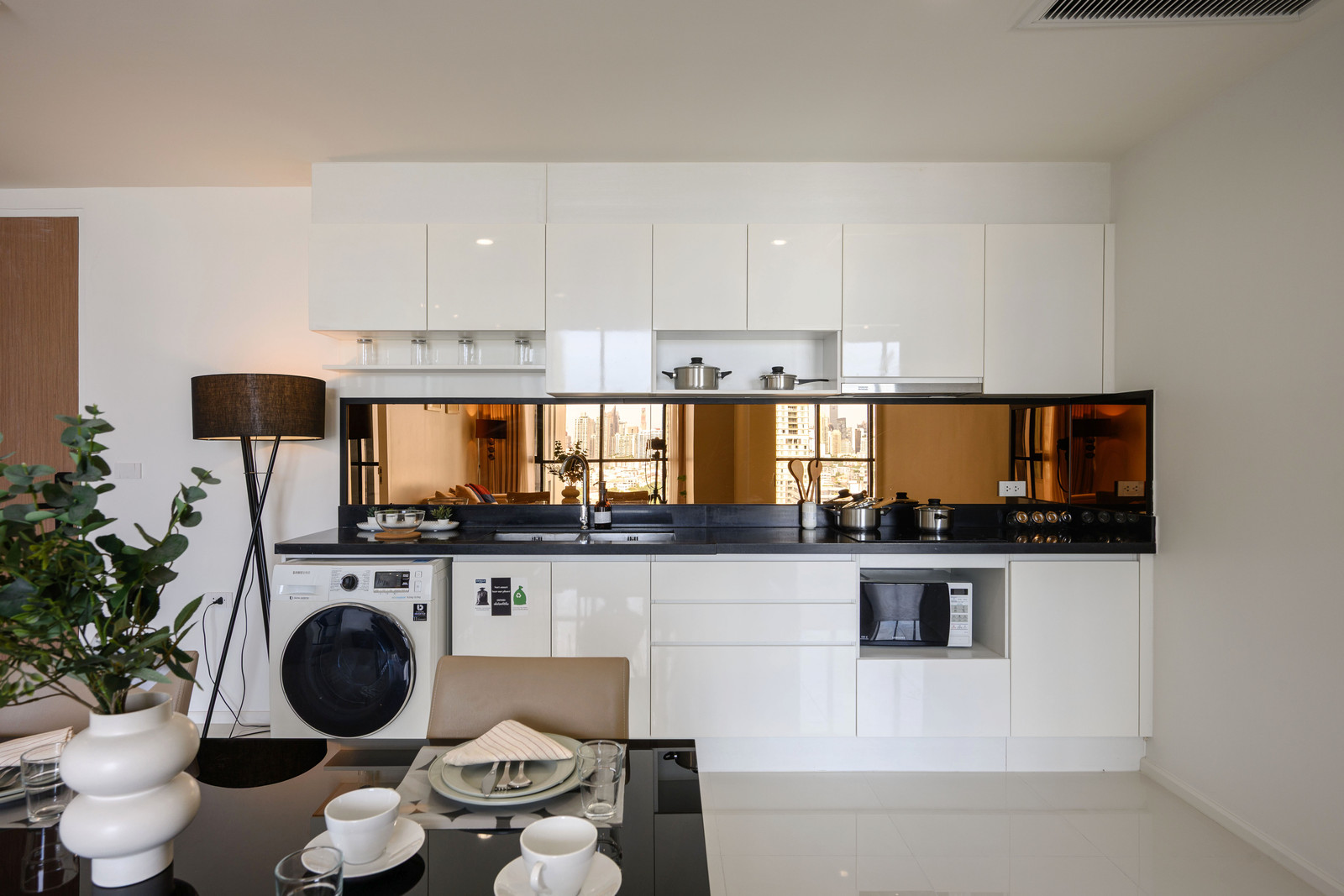 For | Renovated condo next to Ekkamai Road Wide front room + large kitchen, suitable for people who like to cook 🍳 For | Renovated condo next to Ekkamai Road Wide front room + large kitchen, suitable for people who like to cook 🍳