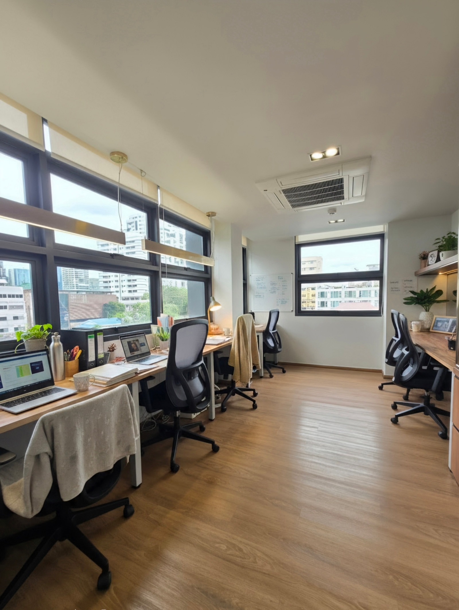 Move and grow together at Workstories! 🚀 Coworking Space and a luxury rental office in the heart of the city, next to BTS Ploenchit. Move and grow together at Workstories! 🚀 Coworking Space and a luxury rental office in the heart of the city, next to BTS Ploenchit.