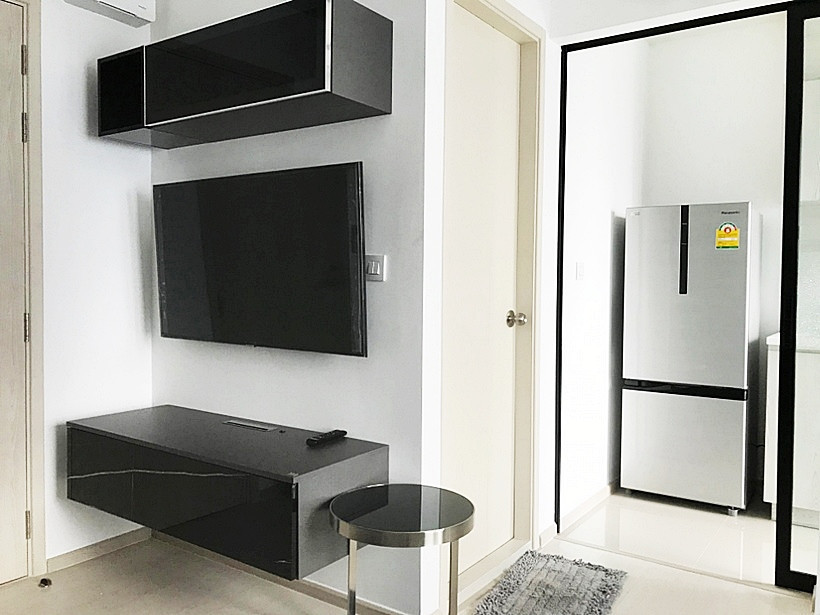 Call : 081-897-6270 For Rent Condo Life Asoke 25 sq.m 34th floor Corner Unit, Rooftop Garden View, Built-in Fully furnished, Ready to move in – รูปที่ 3