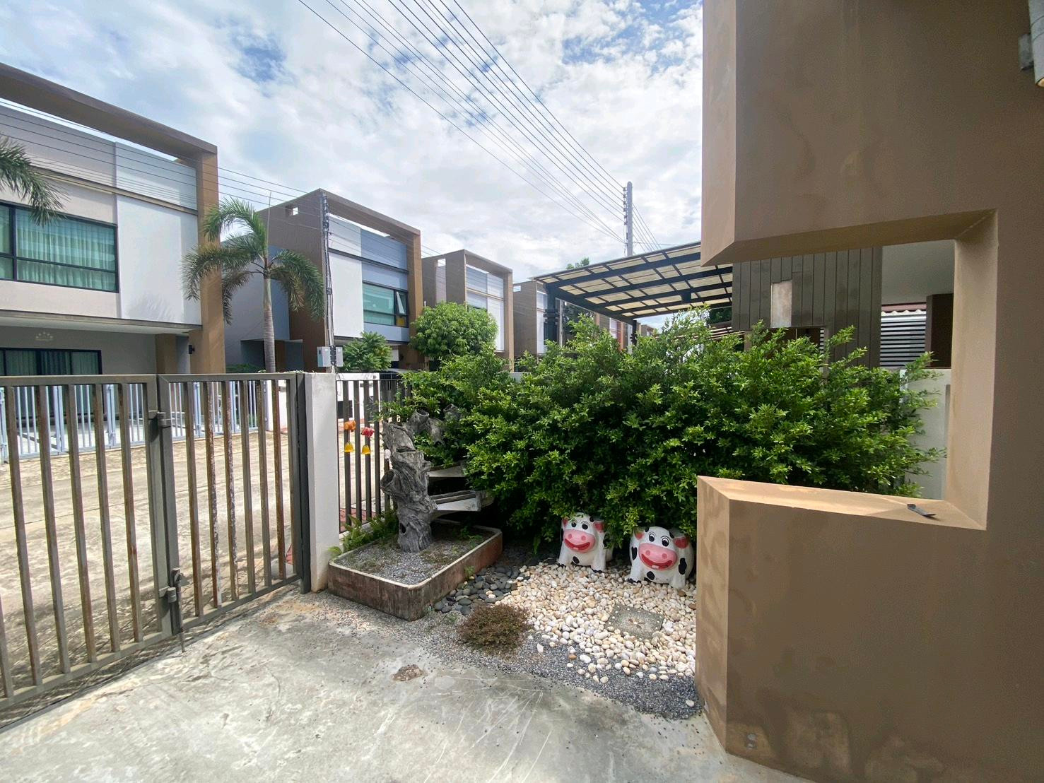 Semi-detached house for rent Semi-detached house for rent