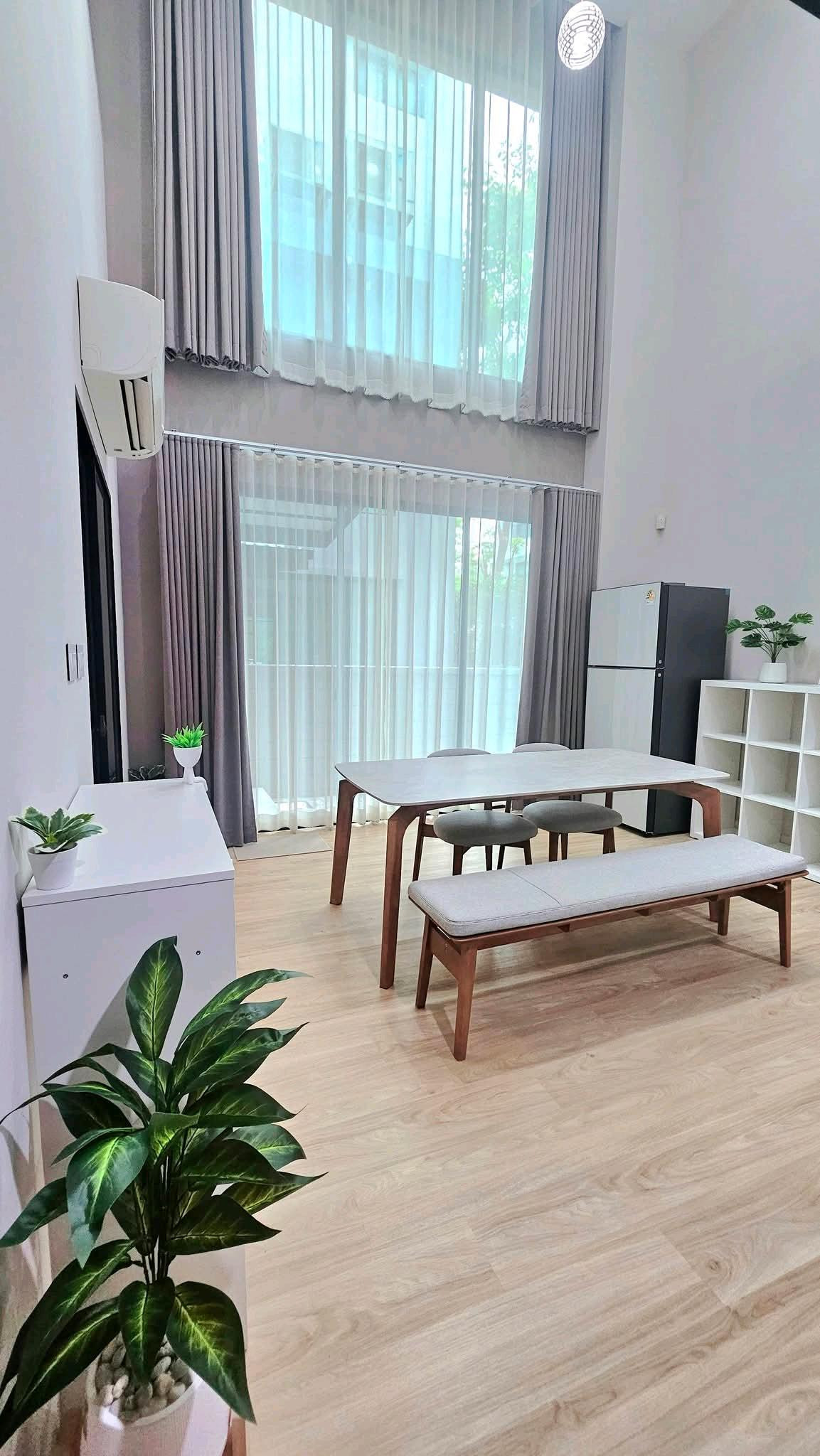 พร้อมอยู่ ทาวน์โฮม4ชั้น เพดานสูง 3นอน4 น้ำ ใกล้โรงเรียนนานาชาติเวลลิงตัน กรุงเทพกรีฑาตัดใหม่ – รูปที่ 2