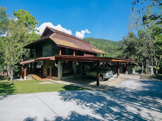 ขายบ้านพักตากอากาศติดลำธารยาว 300 เมตร อำเภอดอยสะเก็ด จังหวัดเชียงใหม่ ขายบ้านพักตากอากาศติดลำธารยาว 300 เมตร อำเภอดอยสะเก็ด จังหวัดเชียงใหม่