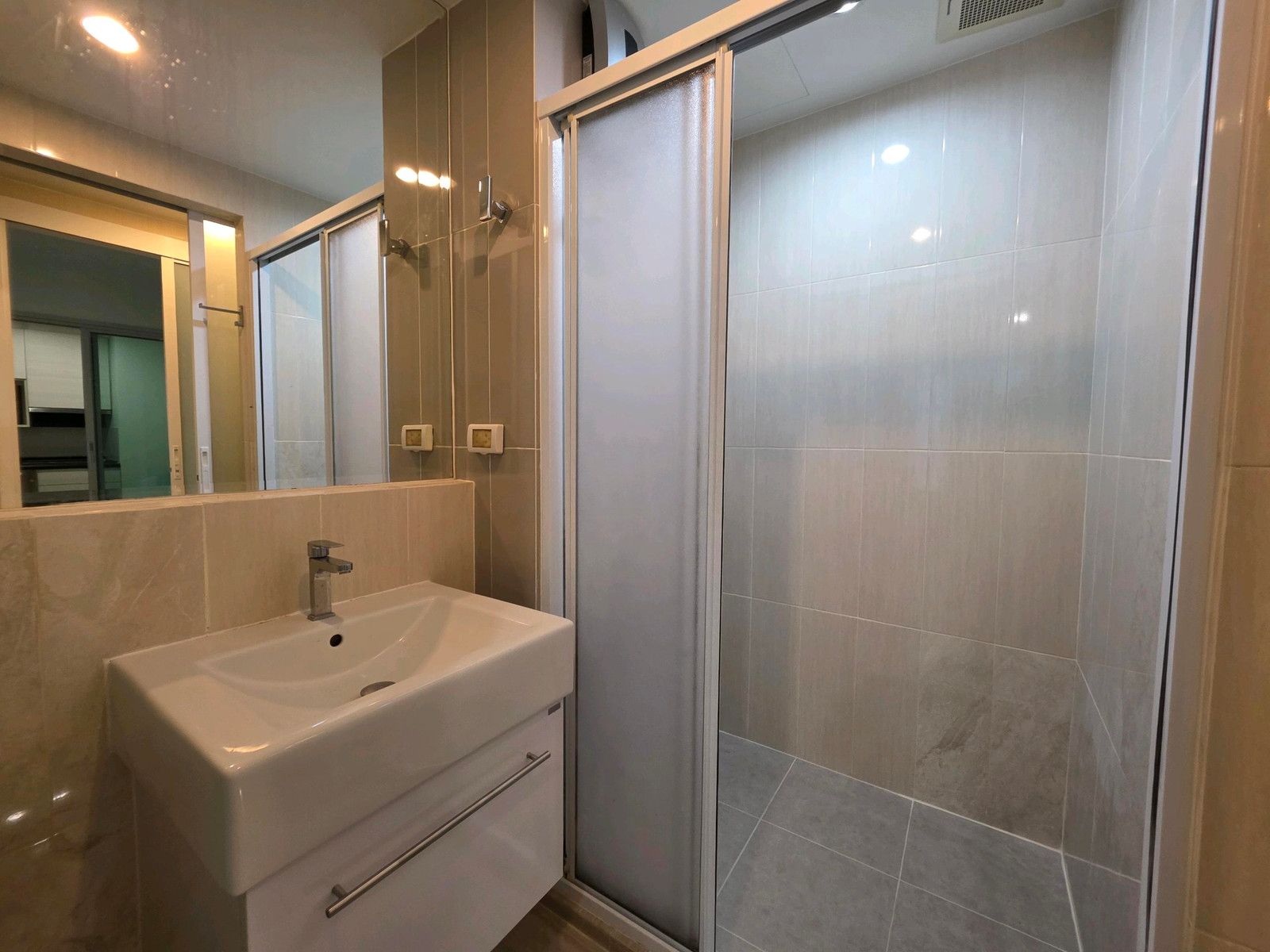 ขาย 2 ห้องนอน ขาดทุน 1 ล้านบาท ขนาด 46.5 ตรม. ไลฟ์รัชดาเษก – รูปที่ 4