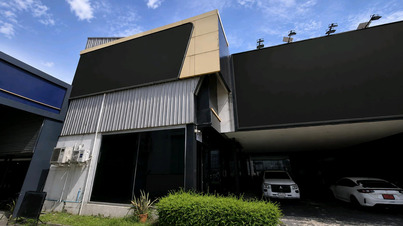 Showroom + Office for rent, next to Srinakarin Road | Area approximately 800 sq m | Near Seacon Square – Paradise Park – รูปที่ 4