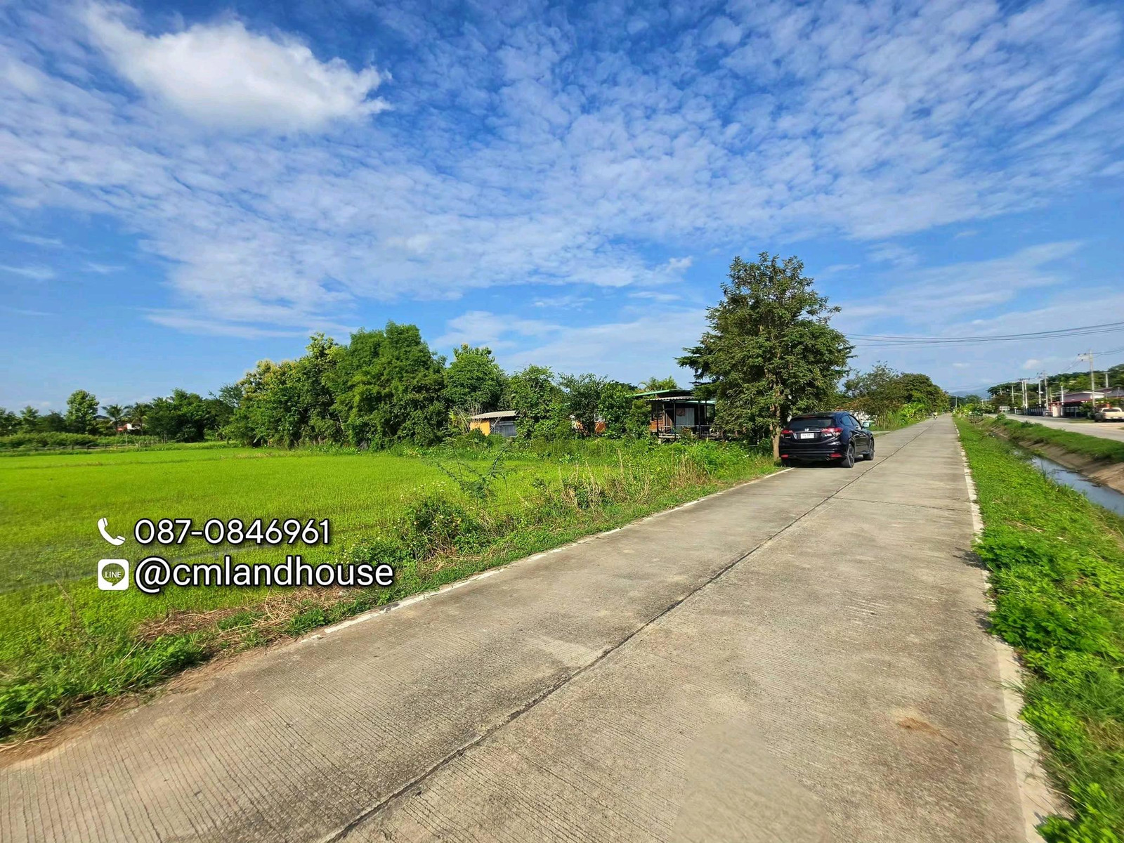 Pink plot land, title deed over 3 rai, Ban Noi, San Kamphaeng Subdistrict, San Kamphaeng District, near the new San Phaeng Road 1.3 km., close to the city 10 km., among many large housing developments.